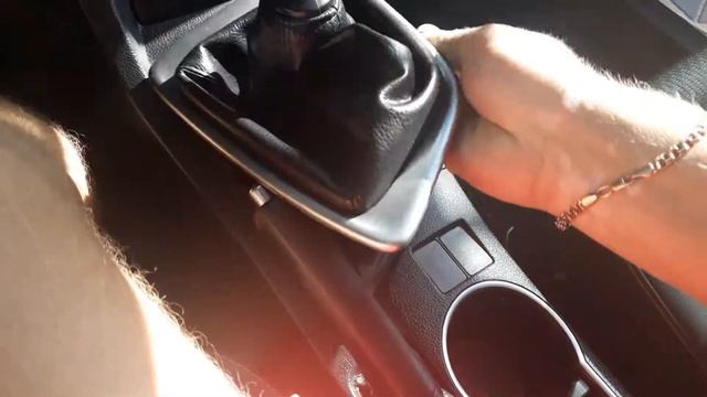 Toyota corolla 2013-2018 e160-180  ручнік. Як підтягнути ручнік.
