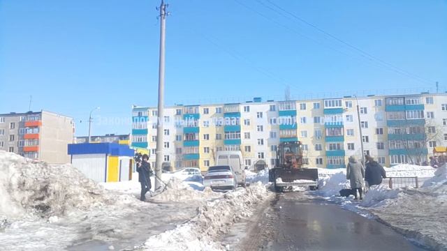 В город Салават медленно но верно приходит Весна. Коммунальные службы работают в усиленном режиме.