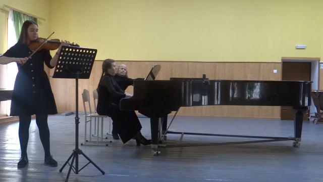 Камерний ансамбль у складі: Щербатюк Ілони і Загородньої Ірини
