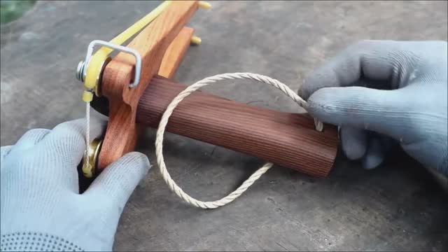 Brilliant Craftsmanship - Powerful Slingshot for Defense