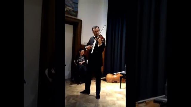 Flight of the Bumblebee . Nikolai Rimskij - Korsakov ( Полёт шмеля}