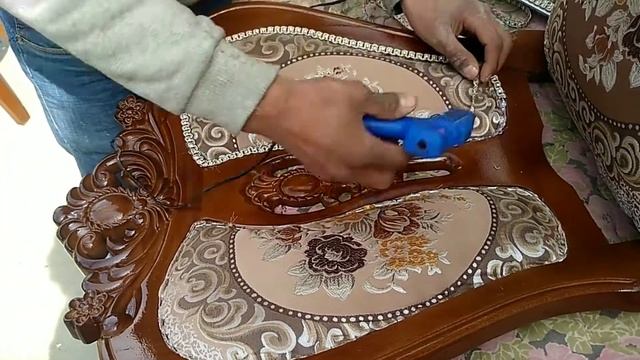 украсить стул украшениями