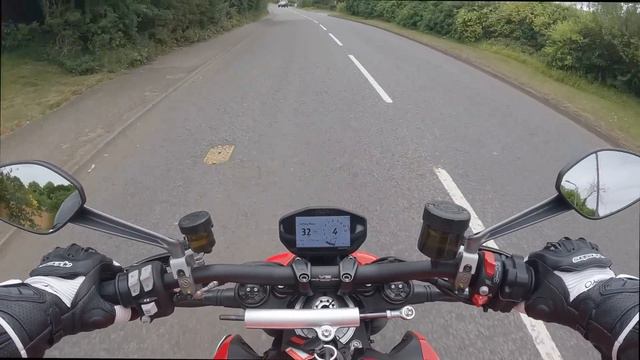 Ducati StreetFighter V2 | Totally Motors
