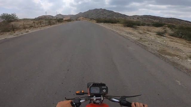 هل يفعلها دباب سوزوكي إكس ١٠٠ | SUZUKI AX 100 بين الرمل والصخور!