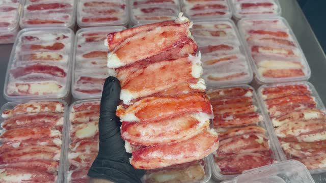 Самая желанная часть краба!!!
Первая фаланга камчатского краба 10/12см