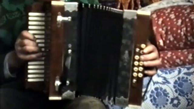 Запольских (1908 г.р., пос. Арти) - улошная с песнями (минорка)