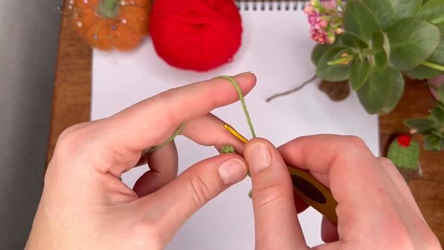 Проста брошка кактус гачком/ crochet brooch cactus amigurumi