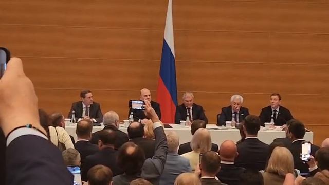 На пленарном заседании депутаты выберут председателя Правительства России