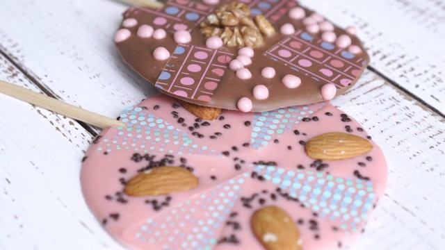 Мендианты из молочного шоколада