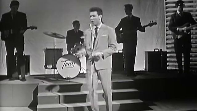 Cliff Richard & The Shadows - Twenty Flight Rock (The Cliff Richard Show, 21.05.1960)