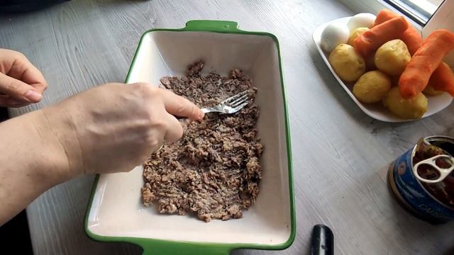 Любимая Мимоза. Экономный простой салат на праздник и не только