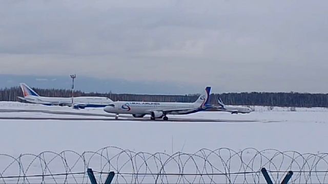 взлёт двух Airbus a321-251N   из Домодедово 18.02.24.