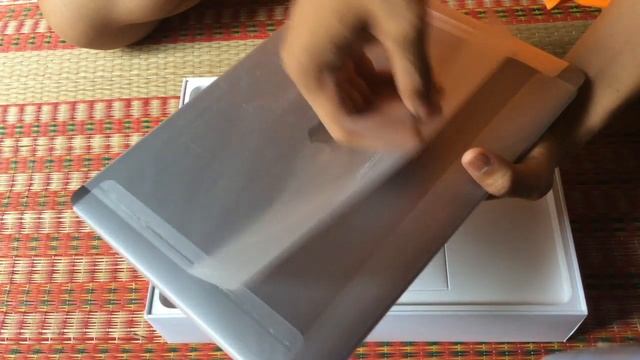 MacBook Pro 2016 13" Unboxing - ការបើកប្រអប់MacBook Pro 2016ដំបូង