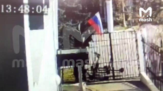 Мужчина, который сжег флаг России в Химках прошлой осенью, получил 10 лет