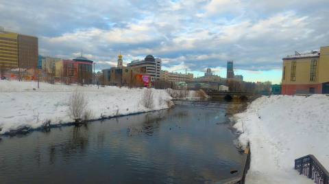 Река Исеть в конце февраля, Екатеринбург
