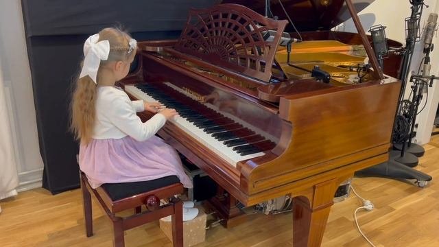 Sofia Larsson _6 years old_  I. Berkovich Variations on a Russian folk song