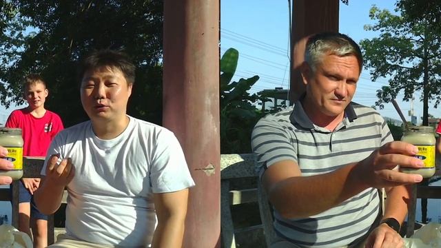 Еда 3D (стереопара для очков). Пробуем ферментированный соевый творог