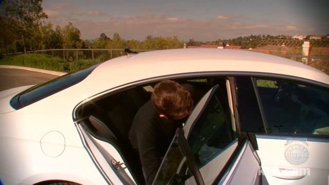 Volkswagen CC 2011 Video Review - Kelley Blue Book