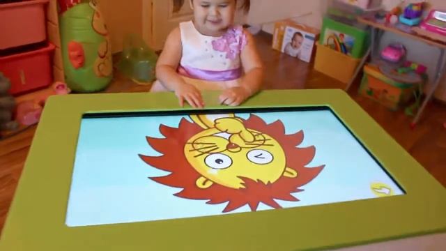 Детский интерактивный обучающий столик