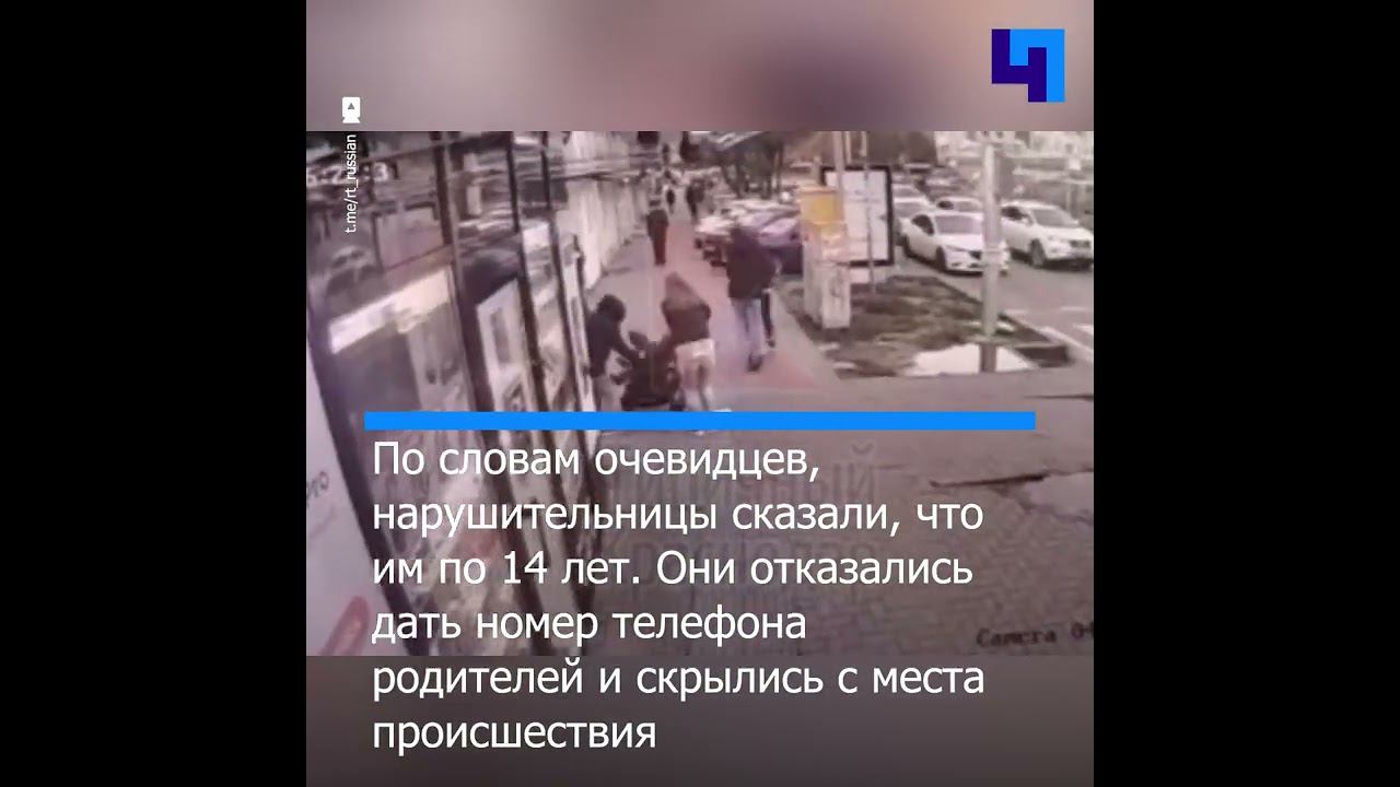 В Краснодаре подростки на самокате сбили коляску с годовалым ребенком