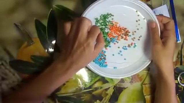 Плетем лягушку из бисера