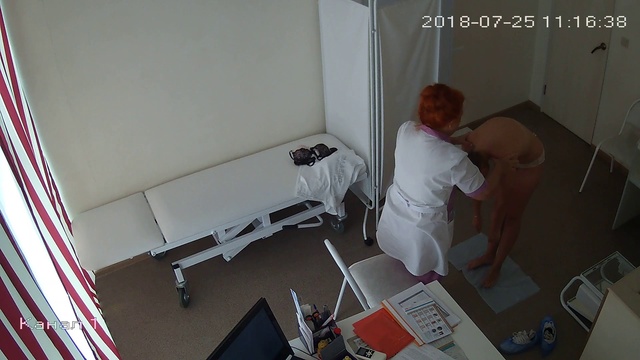 Женщин на приеме у гинеколога записали на скрытую камеру