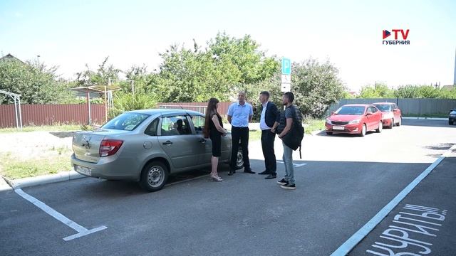 Народный фронт помог инвалидам в Новой Усмани оборудовать во дворе индивидуальные парковки