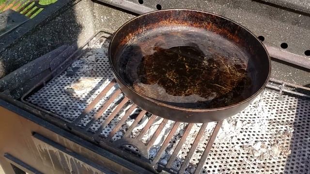Люля кебаб и жянгялявхац кутабы с зеленью.
