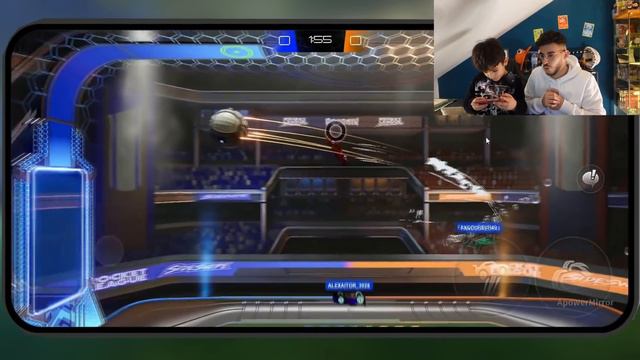 MON PETIT FRERE EST L'ENFANT LE PLUS FORT SUR ROCKET LEAGUE MOBILE SIDESWIPE !! ( ou pas )