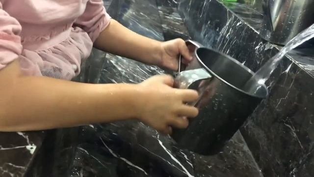 Эмили празднует Хануку. Emily RusKorean Baby Celebrated Hanukkah 2020