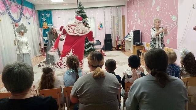 ДЕД МОРОЗ ЗАЖИГАЕТ