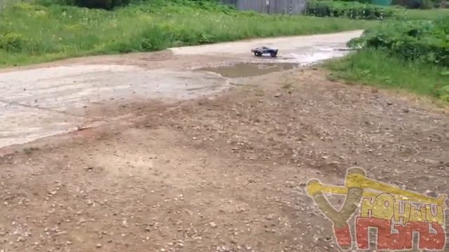 Полноприводная модель Traxxas Slash 4x4