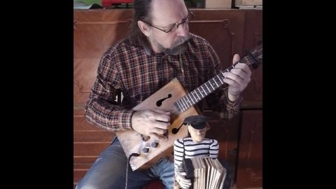 Fly me to the moon(Improvisation)Cigar-Box Guitar