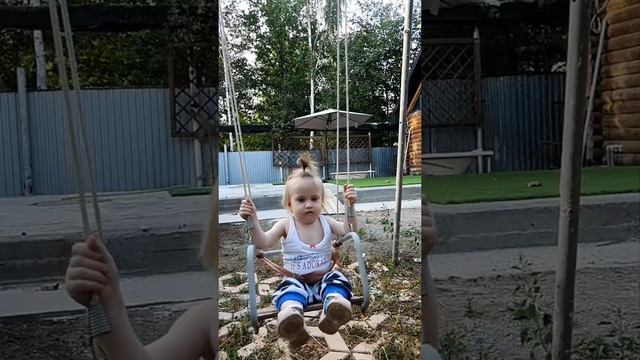 Элона на качелях Slowmo