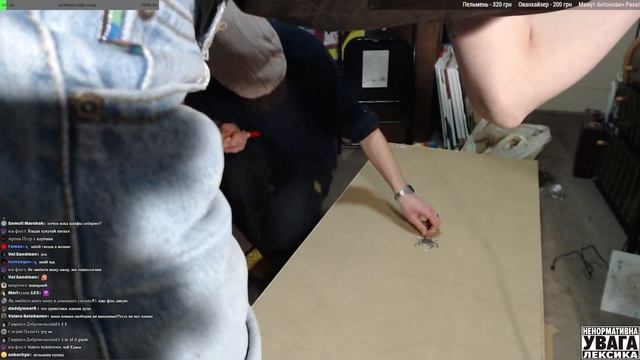 Влад Приденьгах собирает шкаф