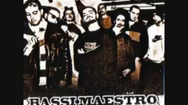 Bassi Maestro (feat. La Pina) - Piccolo Bassi