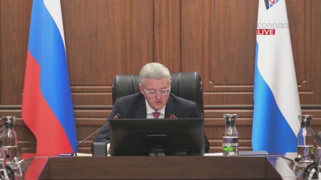 Губернатор Камчатки выслушал доклад о помощи подшефным субъектам на оперативном совещании