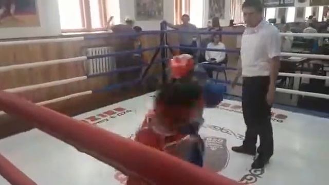 Нур-Султан каласындагы жас оспиртмдердин бокстан жекпе жеги(2)