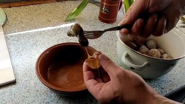 Как приготовить виноградные улитки?