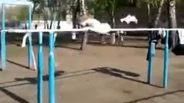 Солнышко на брусьях