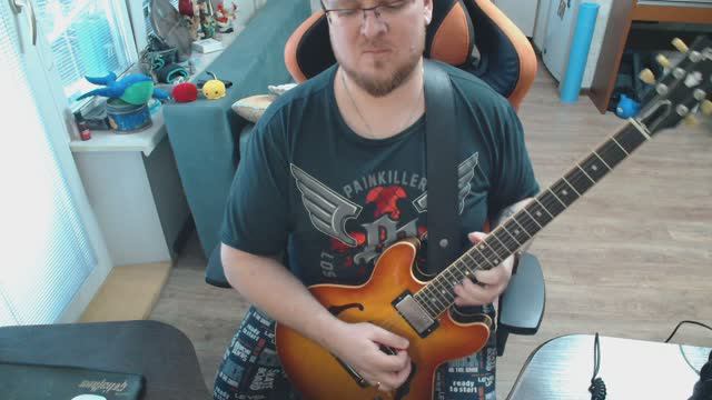 Highway to Hell (solo cover), Gibson ES 339 CS