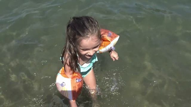 Dev Havuz Plajda Lina'nın Son Tatil Günü  Deniz ve Havuz Keyfi | Eğlenceli Çocuk Videosu