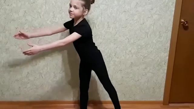Фрагменты домашних этюдов. "Передача шара". Театр танца "Седьмое небо"