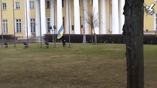? Не долго над Петербургом развевался усраинский флаг

Спасибо неравнодушному патриоту за то что н
