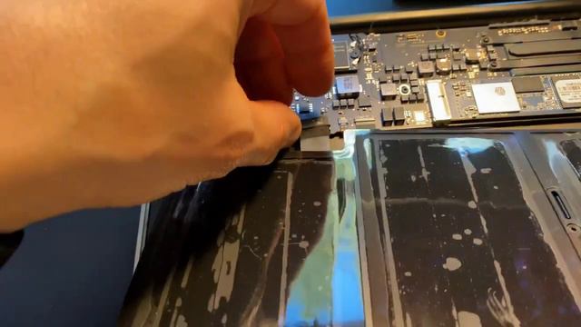 Как заменить аккумулятор для ноутбука Apple A1406 Original quality
