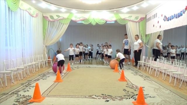 Утренник 23 февраля! Папы отдуваются)))