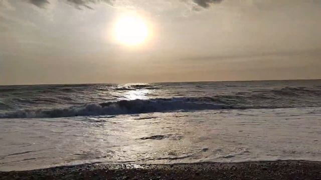 Лазаревское 11.11 17°, вода 17°.