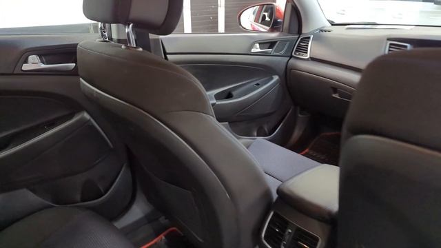 HYUNDAI TUCSON 1 7 CRDI SE NAV BLUE DRIVE 5d