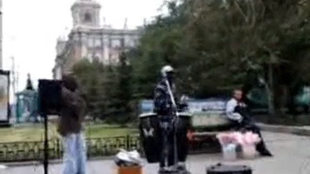 Негры поют в центре