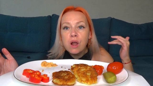 МУКБАНГ ДРАНИКИ КЛАССИЧЕСКИЕ С МАЗИКОМ, СОЛЕНЬЯ ДОМАШНИЕ/Mukbang еда на камеру/Русский мукбанг/